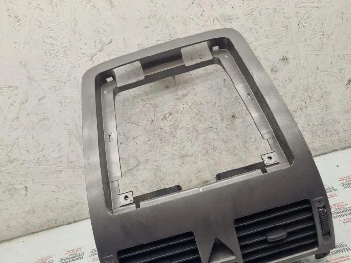 Воздухозаборник консоли VW TOURAN (1T3) 1T1819728D 2.0L дизель 103 кВт 2008, фото 3