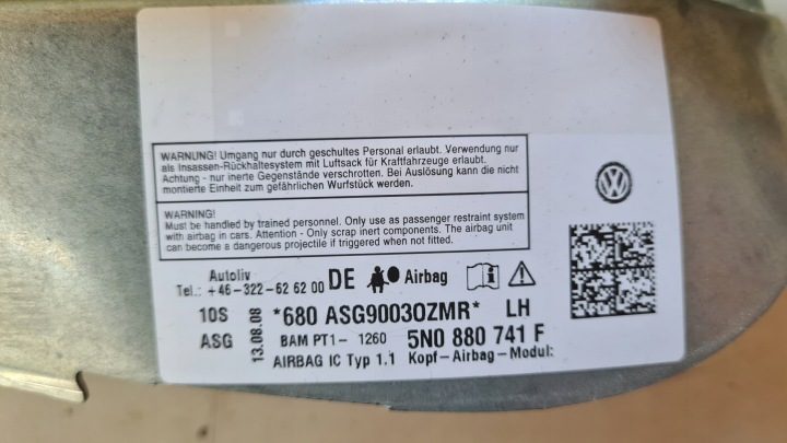 VW Tiguan I 5N0880741F шторка левая, фото 4
