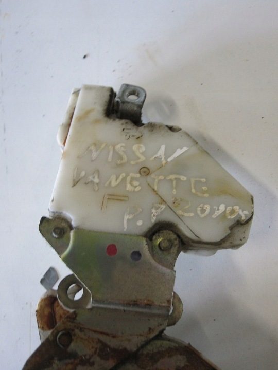 Замок двери передний правый Nissan Vanette 2000 г., фото 3