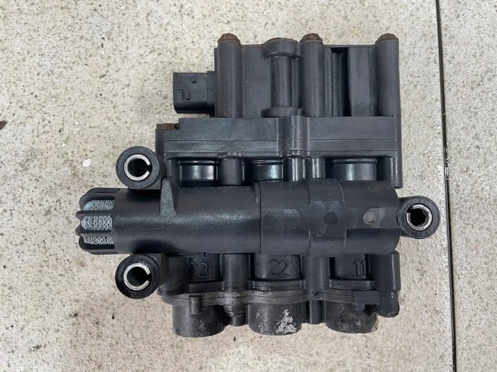 Клапан пневмоподвески ECAS Mercedes Actros MP 4 A0013271325, фото 1