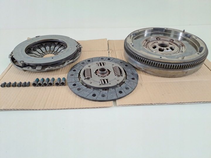 СЦЕПЛЕНИЕ В СБОРЕ ДВУХМАССОВЫЙ МАХОВИК 1.5 TSI SKODA SUPERB 3 III 19 г., фото 5