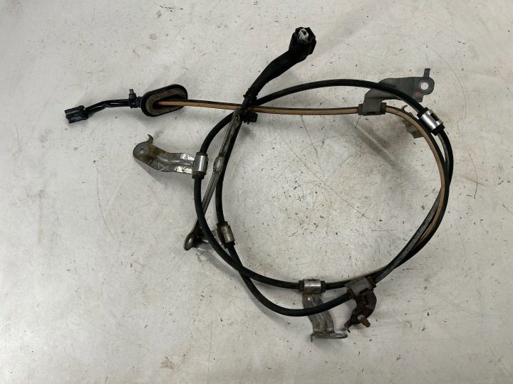 Проводка ручного тормоза Правая сторона Subaru Forester SK 26018SJ000, фото 1