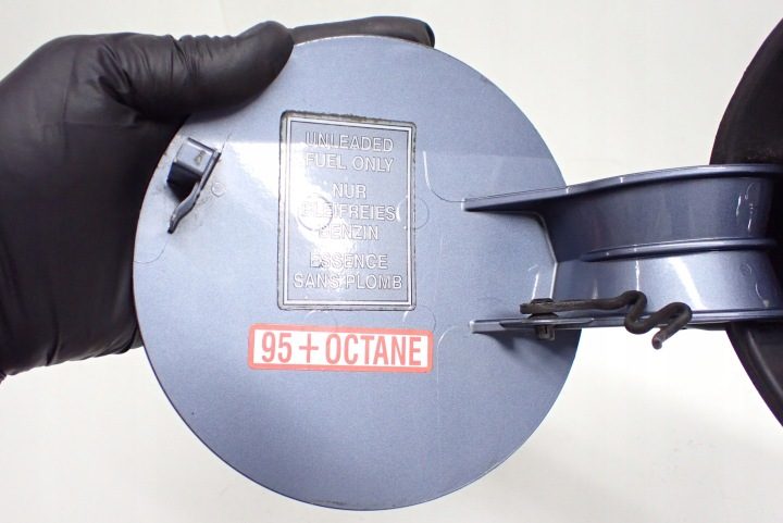 Mitsubishi OE MR959151 лючок горловины бензобака, фото 7