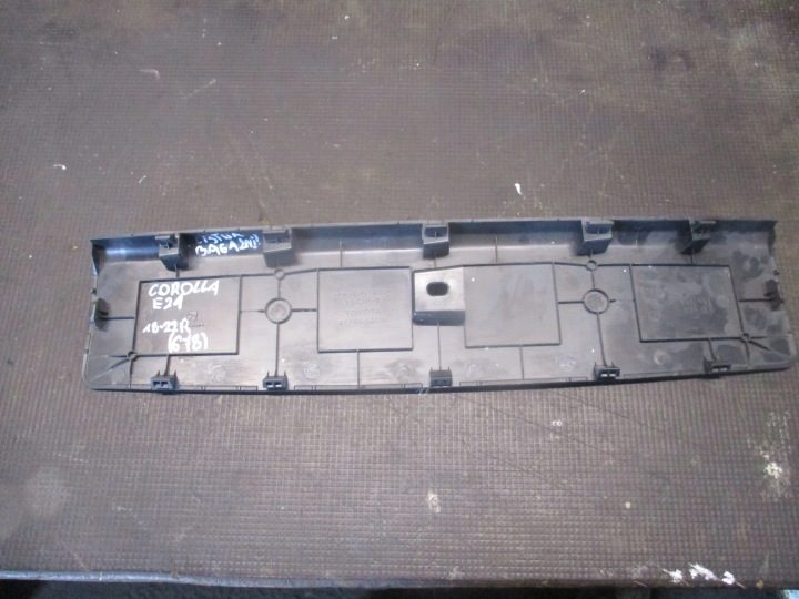 Молдинг багажника Toyota Corolla E21, фото 4
