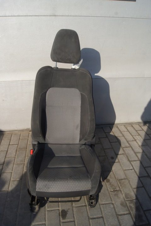 СИДЕНЬЕ ВОДИТЕЛЯ AURIS II, фото 1