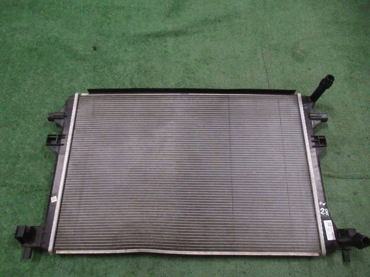 Радиатор охлаждения VW Audi Seat Skoda TSI 2Q0121253M, фото 2
