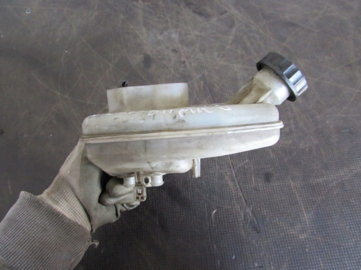 Бачок тормозной жидкости Ford Transit IV 00-06R., фото 4