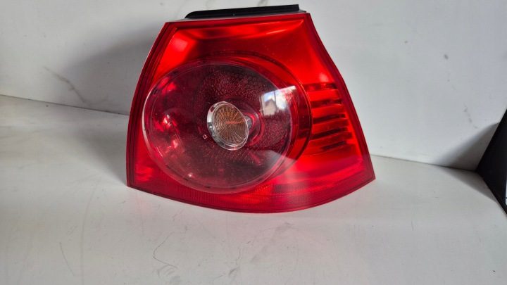 Фонарь правый задний VW GOLF V VARIANT (1K5) 1K6945096N 0.0L дизель 77 кВт 2005, фото 1