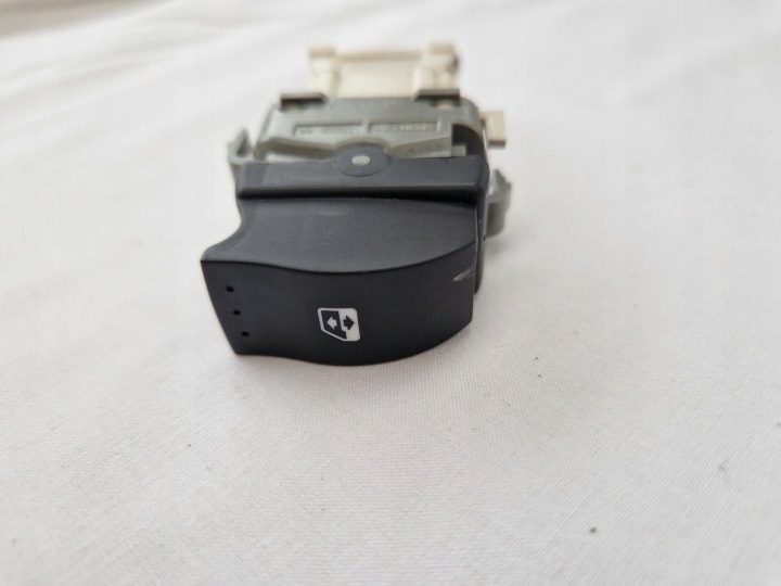 Кнопка стеклоподъемника задняя Renault Espace IV рестайлинг OE 220510C, фото 1