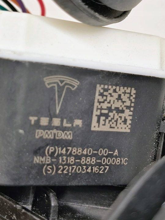 Лючок порт зарядки катафот задний левый Tesla Model 3 1478840-00-A, фото 5