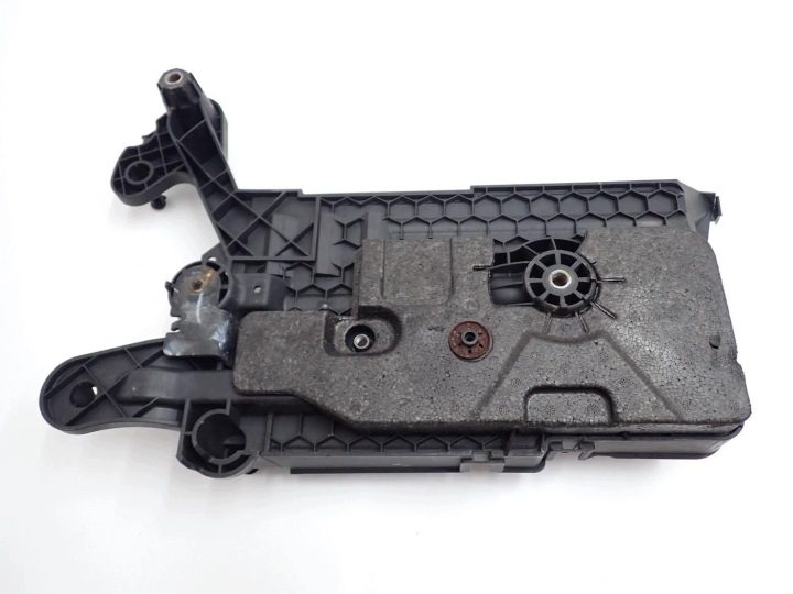 Основание крепление аккумулятора 5Q0915321H Seat Leon III 5F1 15 г., фото 1
