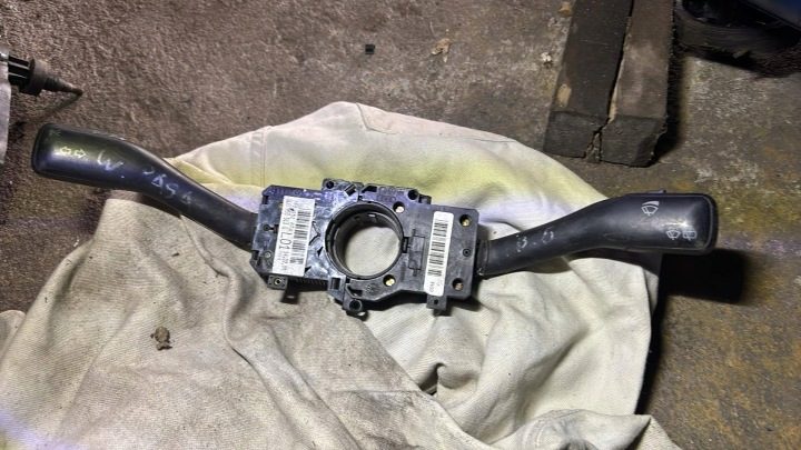 Подрулевой переключатель Skoda Fabia I Volkswagen Passat B5 8L0953513G Паук, фото 1