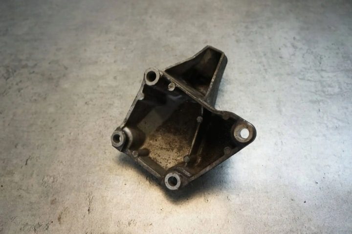 КРОНШТЕЙН ДВИГАТЕЛЯ AUDI A6 C5 2.4 V6 (AGA) - 8D0199307G, фото 3