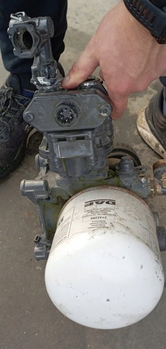 Клапан Основание осушителя DAF K056899N02, фото 5