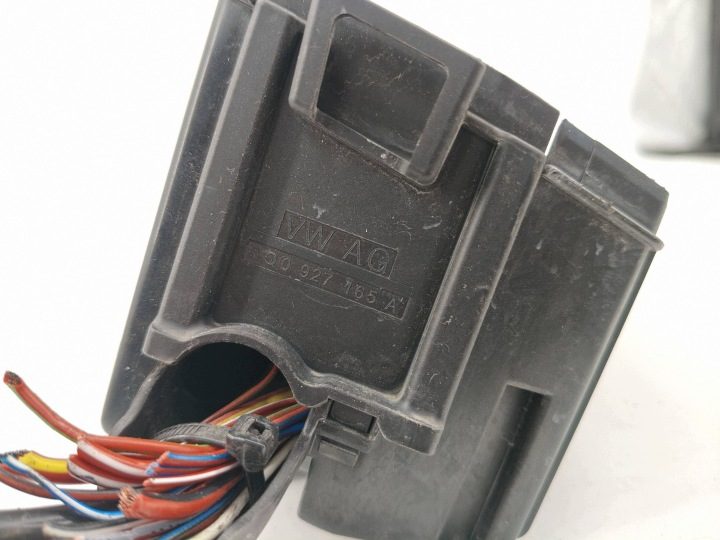 Блок предохранителей Volkswagen Audi Skoda 2Q0927165A, фото 3