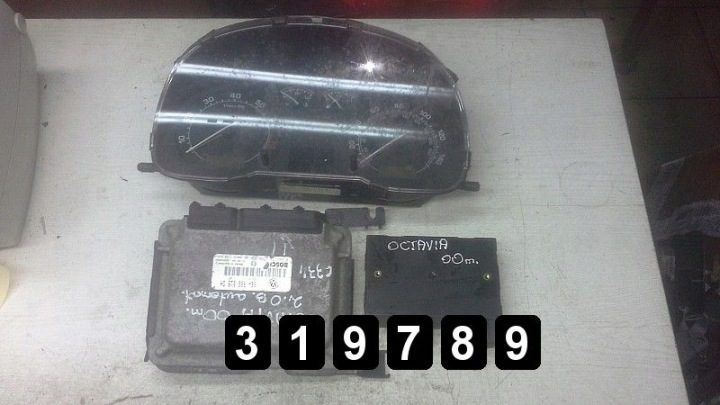 2000 Skoda Octavia ЭБУ 06A906018GH 0261206758, фото 1