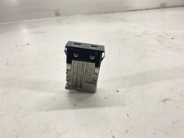 Блок управления/модуль USB Передний BMW 2 F44 8711938, фото 2