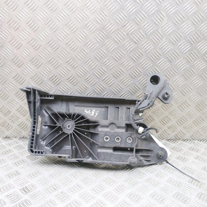 Audi A3 основание крепление аккумулятора 5WA915331C 5WA915331E, фото 1