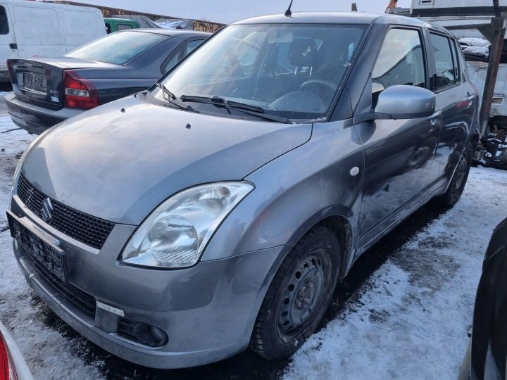 Suzuki Swift 3 III 04-10 ЛЮЧОК ГОРЛОВИНЫ БЕНЗОБАКА код краски ZCD, фото 6