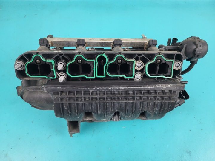 OPEL CORSA D 12 г. РЕСТАЙЛИНГ 1.2 16V A12XER ВПУСКНОЙ КОЛЛЕКТОР КРЫШКИ ФОРСУНКИ, фото 1