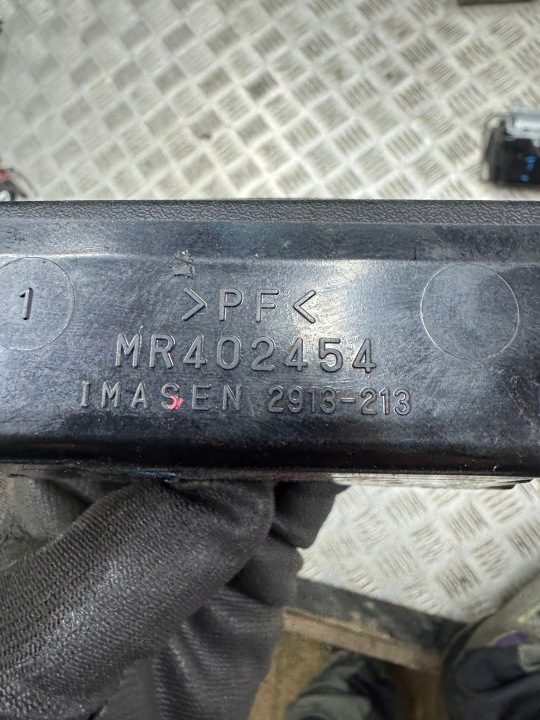ПЕПЕЛЬНИЦА MITSUBISHI PAJERO III 3 MR402454, фото 3