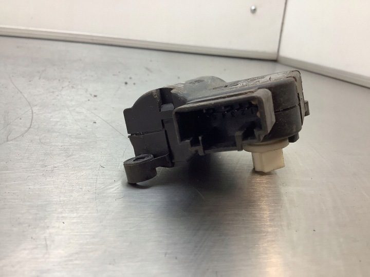 Моторчик заслонок обдува Audi A3 S3 8P 0132801315, фото 3