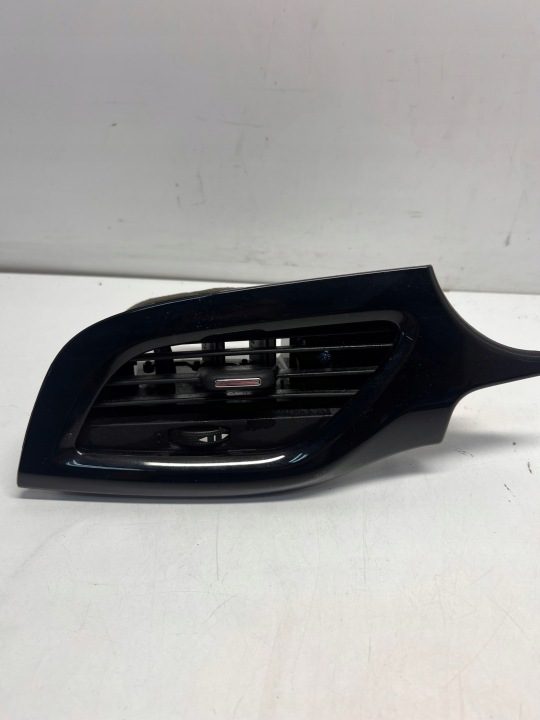 OPEL CORSA E 15 г. ДЕФЛЕКТОР ОБДУВА ЛЕВЫЙ 13384931, фото 1