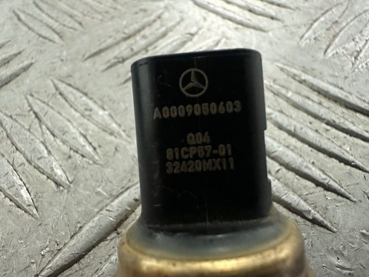 MERCEDES 2.0CDI ДАТЧИК ДАВЛЕНИЯ ТОПЛИВА A0009050603, фото 2
