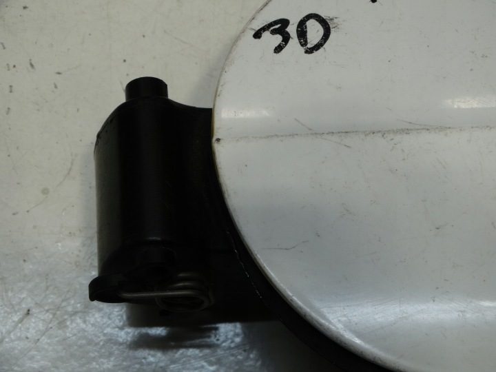 Лючок горловины бензобака Audi A3 8P 03-13R. 8J0010508AB, фото 3