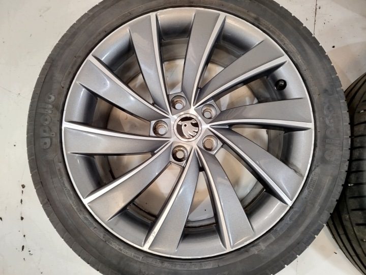 Диски с шинами Skoda Superb III 3V 5X112 18" + отл. шины ! комплект !, фото 2