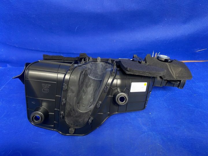 AUDI E TRON ЗАЩИТА НИЖНЯЯ СТОРОНА ВОДИТЕЛЯ OE 4KL863083 4PK 27 л.с., фото 3