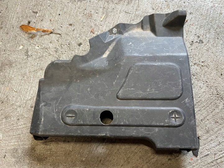 Корпус блок площадка аккумулятора крышка Citroen C5 III 9632647780, фото 1