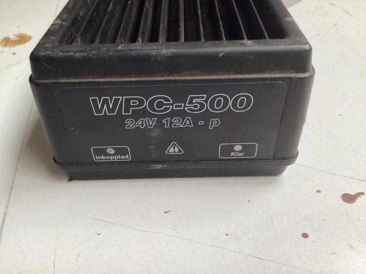 Зарядное устройство Swede Electronics WPC-500 WPC-2412 24V 12A, фото 3