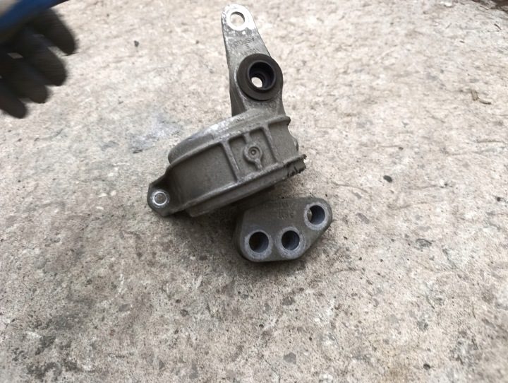 Подушка двигателя Opel Astra H III 1,7 CDTI 13125627 ., фото 2