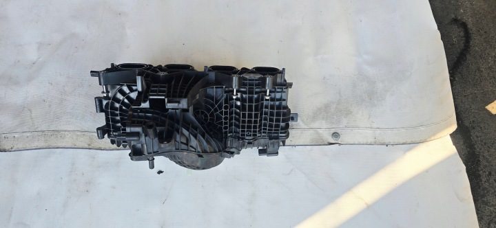 VOLVO XC60 II РЕСТАЙЛИНГ 2.0 ГИБРИД B420T10 249 Л.С. ВПУСКНОЙ КОЛЛЕКТОР 32257847, фото 1
