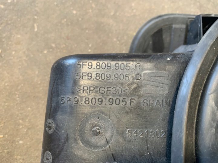 Seat Leon III универсал лючок горловины бензобака новый оригинал 5F9809905, фото 2