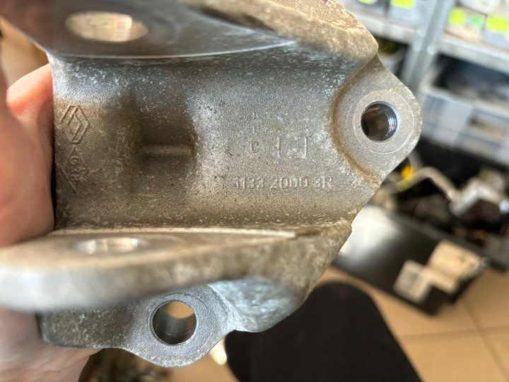 Подушка двигателя Renault Laguna III 113320003R, фото 3