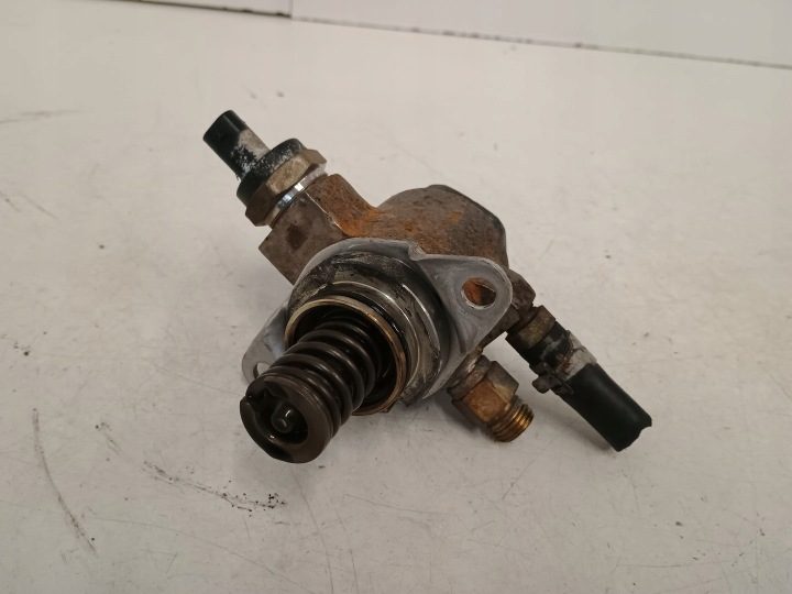 Топливный насос Volkswagen Golf VI 1.4 TSI 03C127026D, фото 1