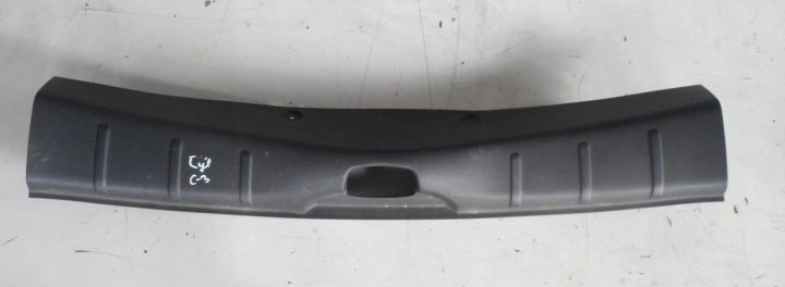 Citroen C3 II 13 г. порог накладка порога багажника, фото 1