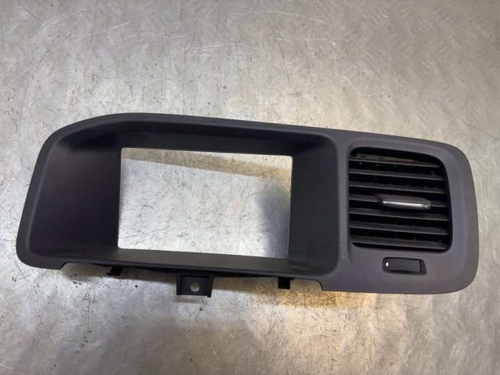 Воздухозаборник консоли VOLVO S60 II 30791675 2.4L дизель 158 кВт 2013, фото 2