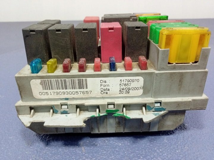 Fiat Stilo I 01-10 1.6 блок предохранителей 51790930, фото 2