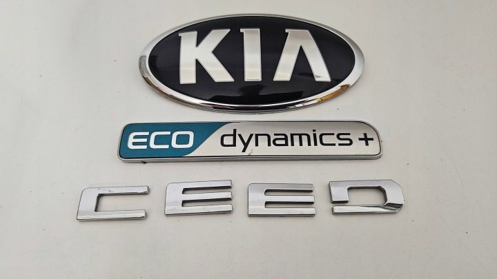 KIA CEED ECO DYNAMICS УНИВЕРСАЛ 2018-2020 ЭМБЛЕМА 86320-1W250, фото 1