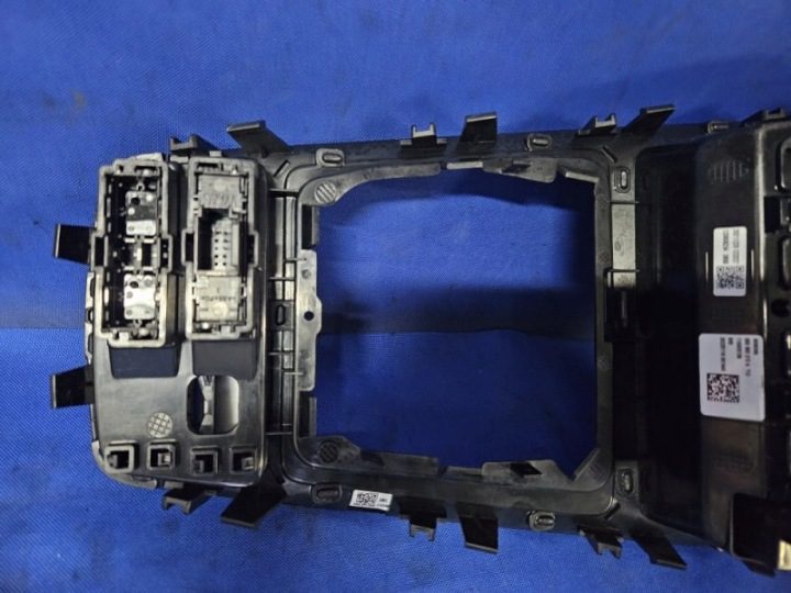 РАМКА ЦЕНТРАЛЬНЫЙ ТОННЕЛЬ ГНЕЗДО ПОРТ USB SKODA KAMIQ, фото 7