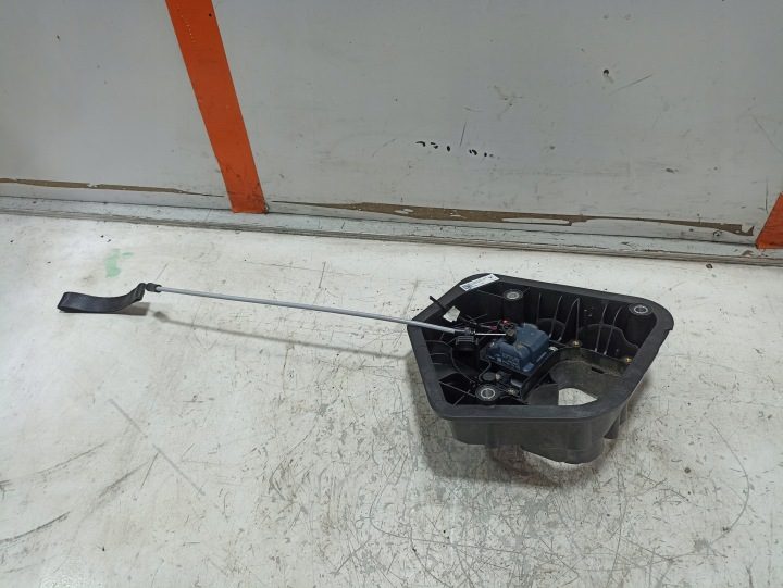 Tesla Model 3 корпус гнезда зарядки 1490374-29-C, фото 1