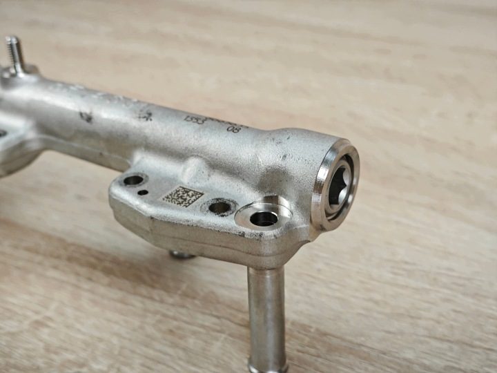 ОРИГИНАЛ ТОПЛИВНАЯ РАМПА B58 BMW 40i G05 G16 G30 G31 G20 G06 G11 8665635 35 л.с., фото 4