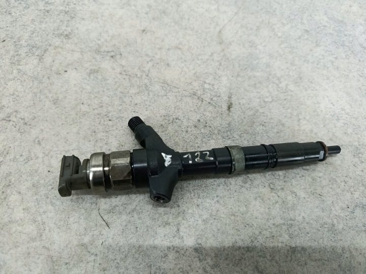 Форсунка Toyota Avensis II T25 23670-0G010 2.0 D-4D 116 л.с., фото 4