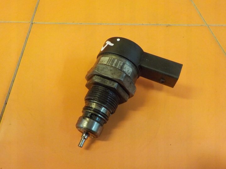 AUDI A4 B8 EXEO A5 Q5 A6 2.0 TDI 11 г. 170 л.с. CAH клапан топлива 057130764H, фото 1