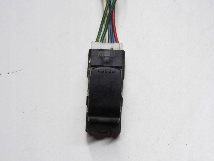 Suzuki SX4 Рестайлинг 06-14 Кнопка стеклоподъемника 62J00, фото 1