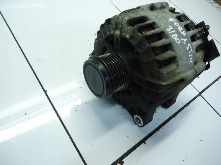 Ford Fiesta MK7 B-MAX 1.5 TDCI Ugjc генератор AV6N-10300-GC, фото 2