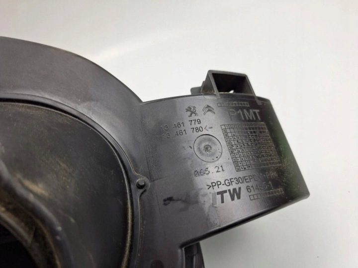 Лючок топливного бака Citroen C3 Aircross II 13461779 29507063 1.2L 96 квт, фото 14